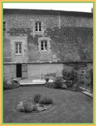 The house in the wall